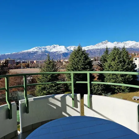 Con Vista Montagne