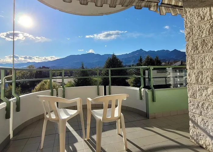 Con Vista Montagne アパート